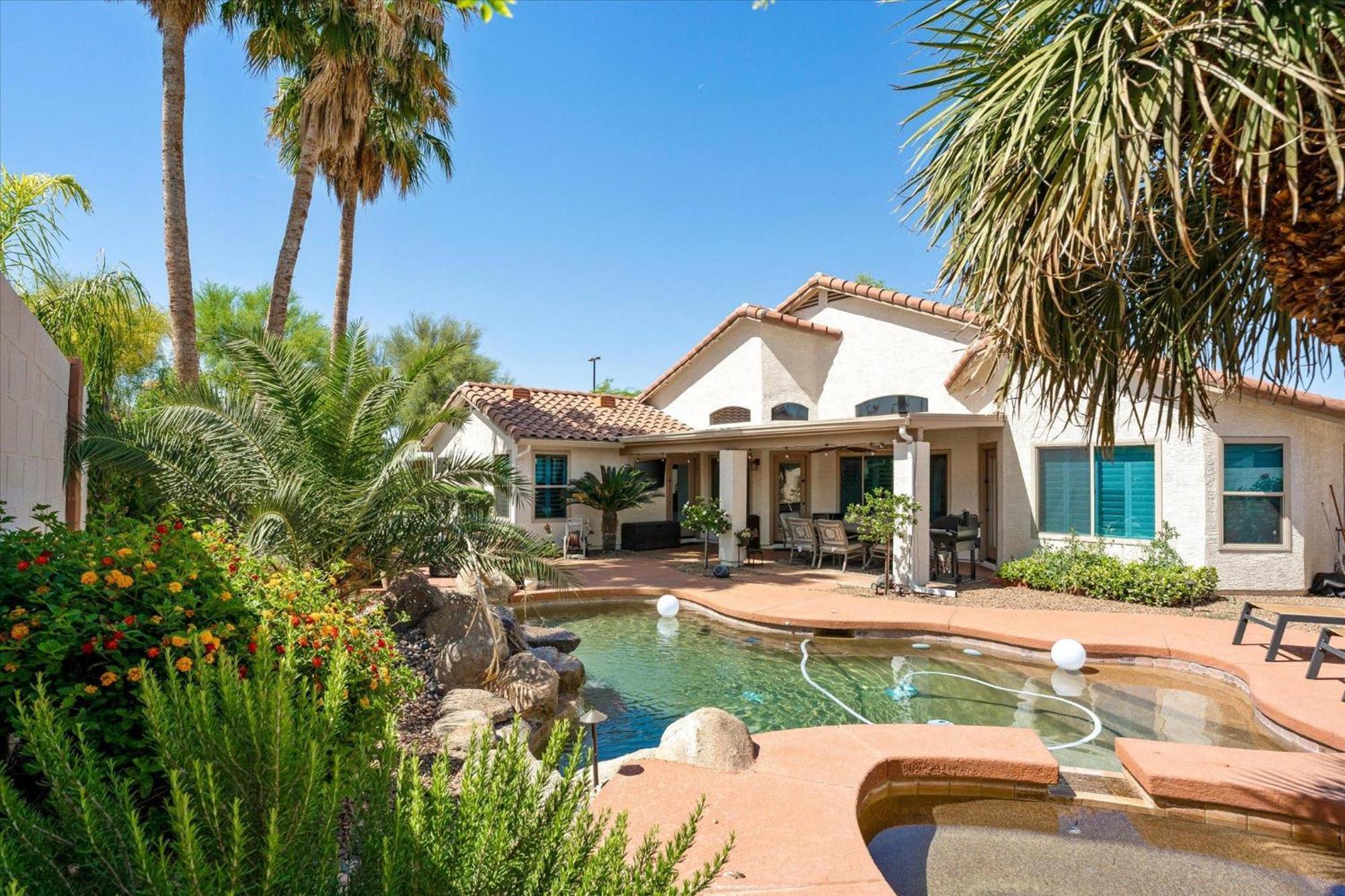 Cobblestone Corner Villa Gilbert Bagian luar foto
